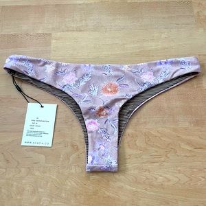 NWT acacia Ho’okipa Dahlia Bottoms size M